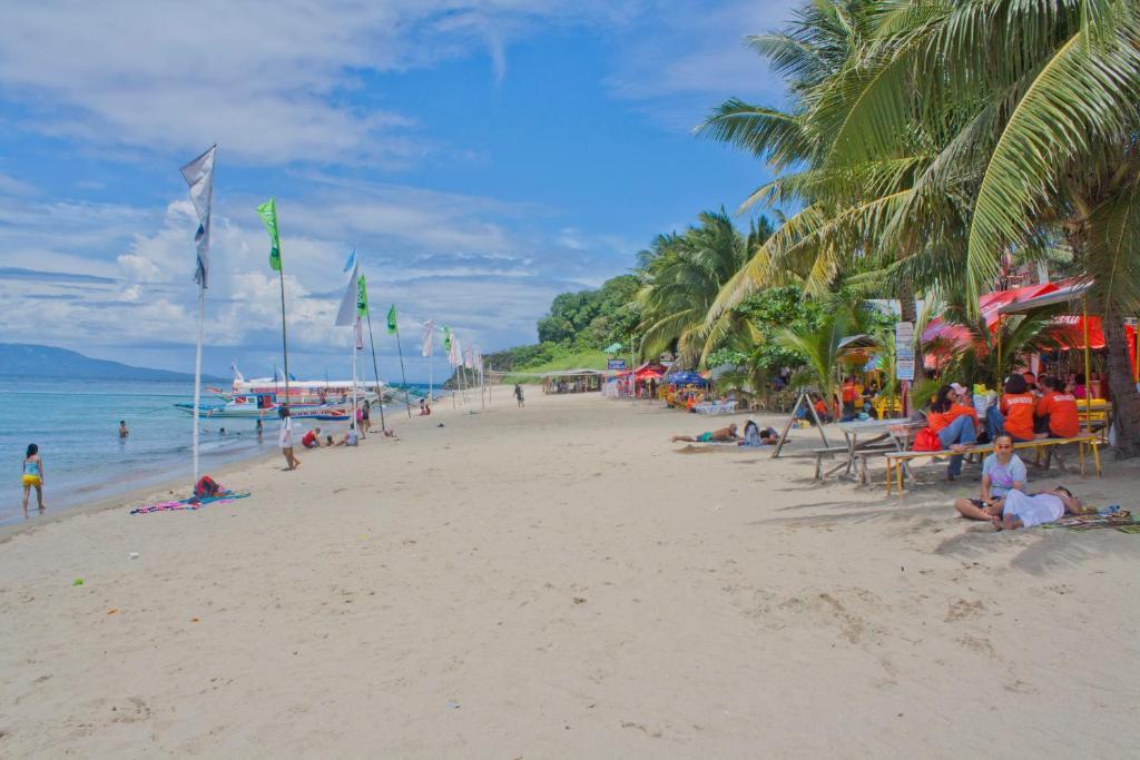Sea Jewel Beach Resort Пуэрто-Галера Экстерьер фото